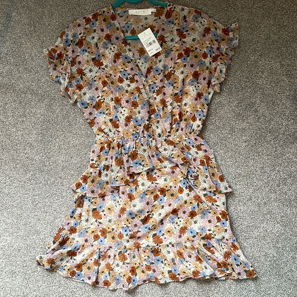 ASTR the label floral ruffle dress. Size S. NWT.